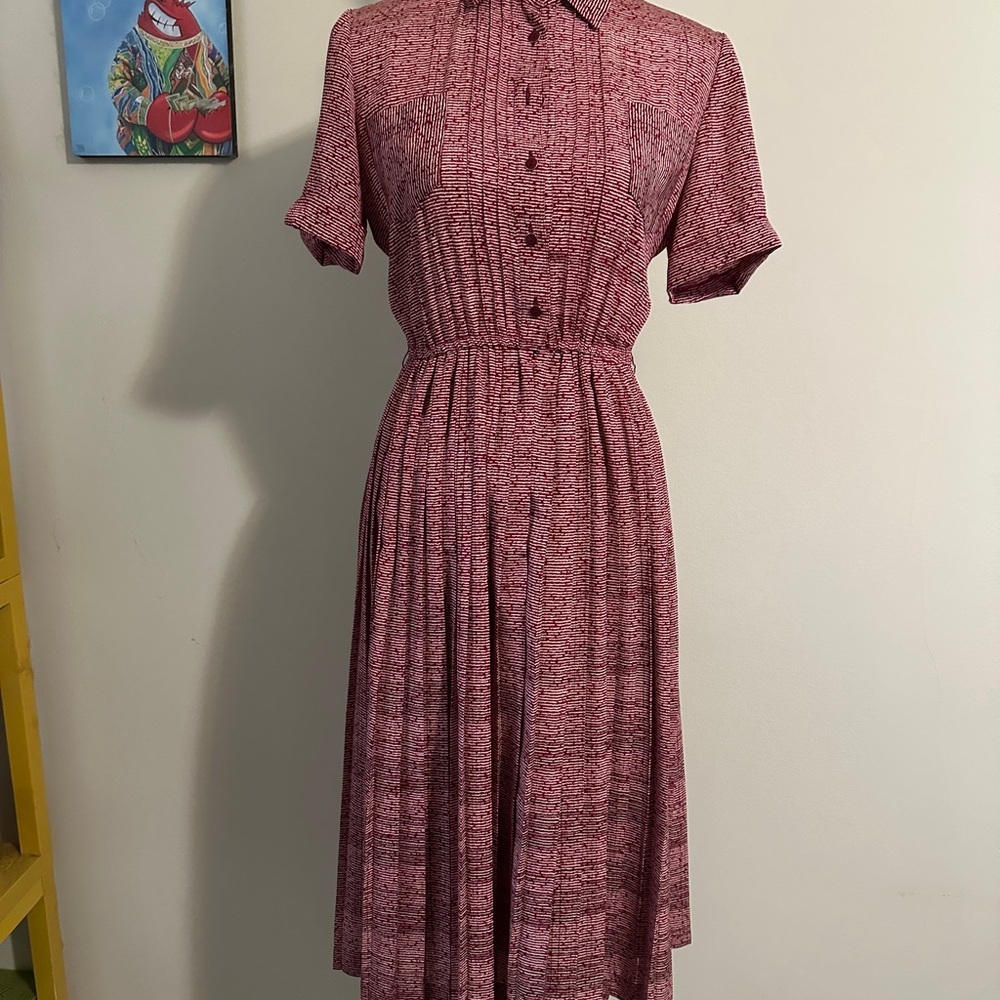 Maroon and white Midi Dress with Notched Collar and Cuffed Sleeves